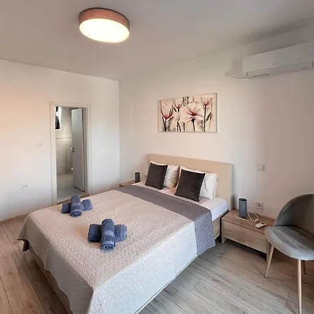 Seaside Luxury *